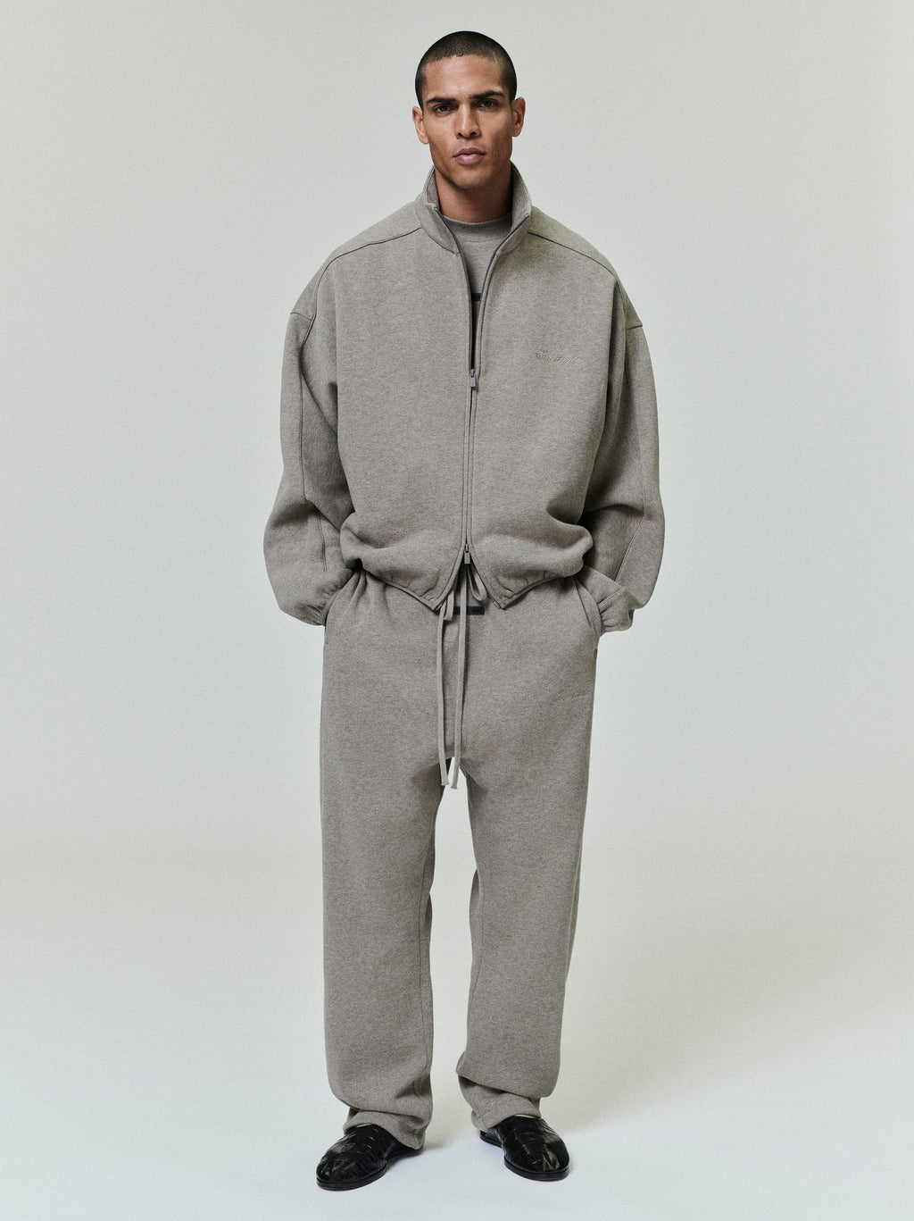 Relaxed Fleece Sweatpant With Piping