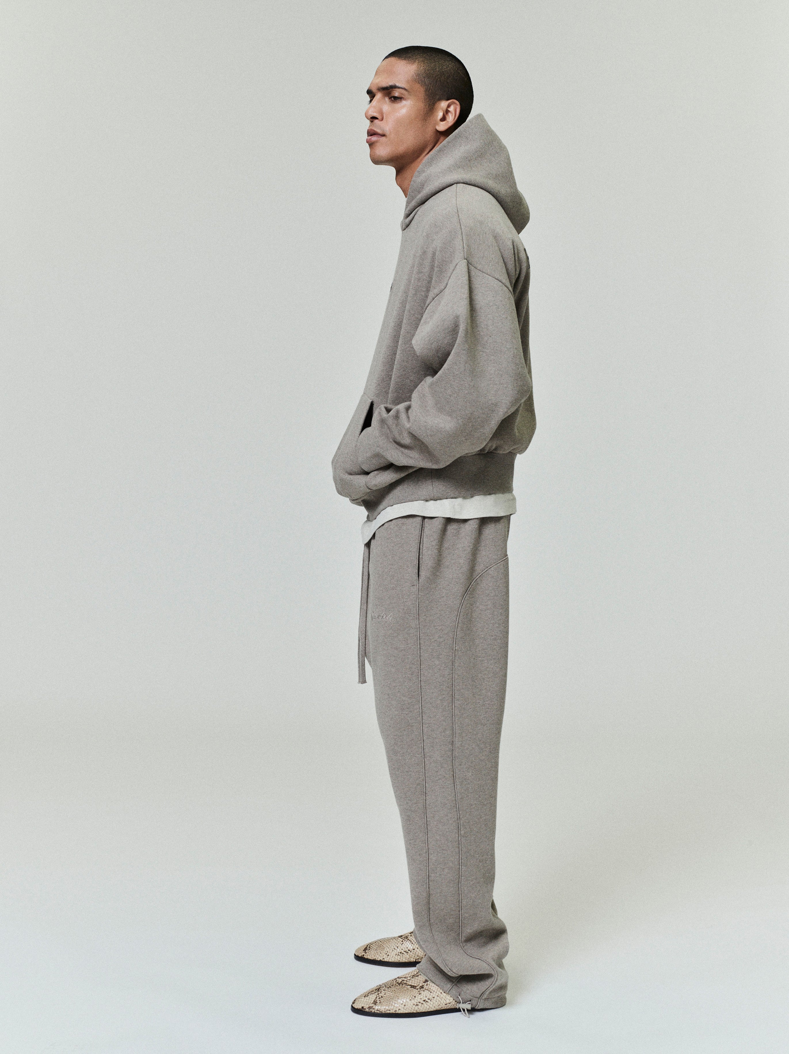Relaxed Fleece Sweatpant With Piping