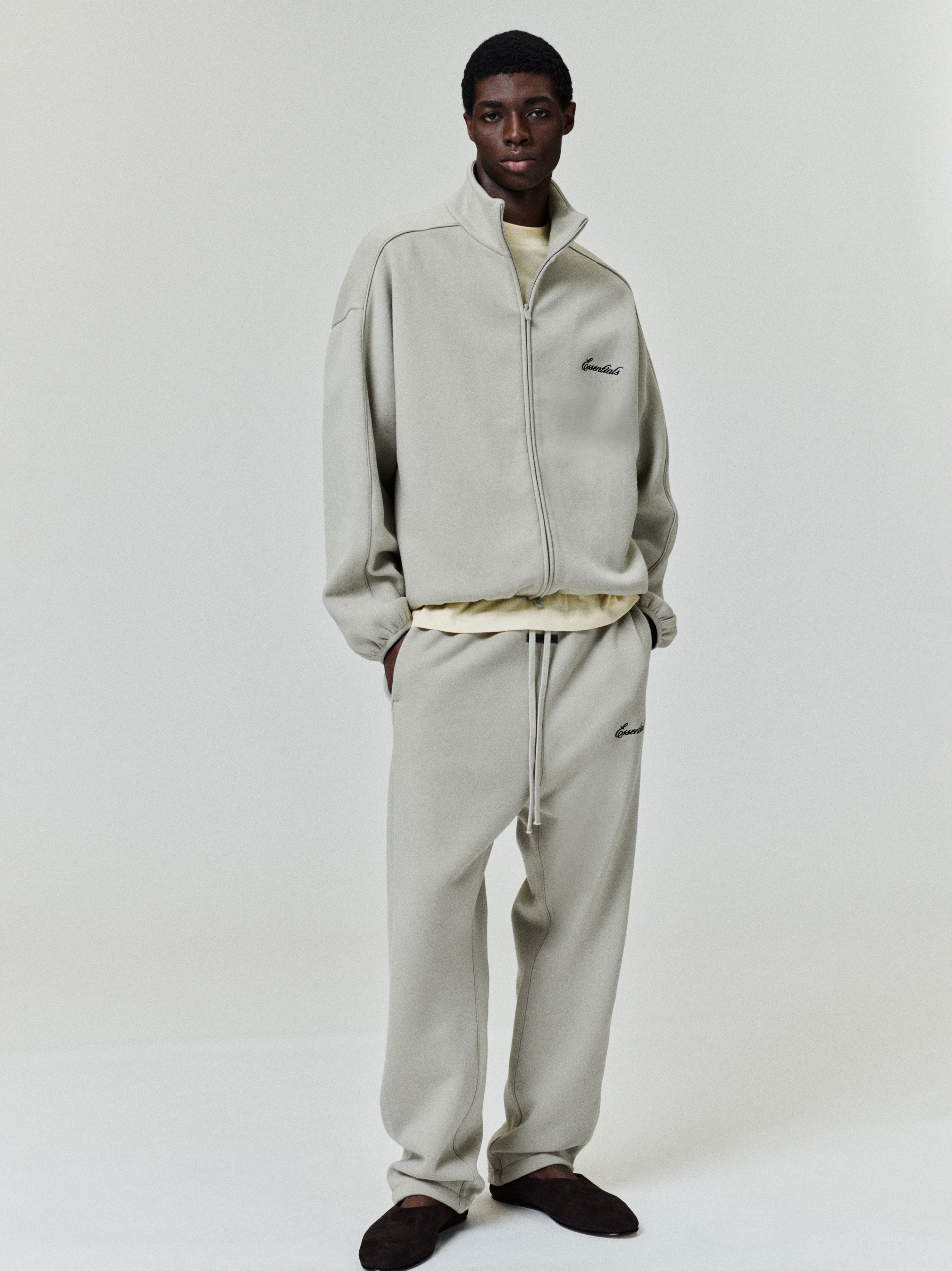 Relaxed Fleece Sweatpant With Piping